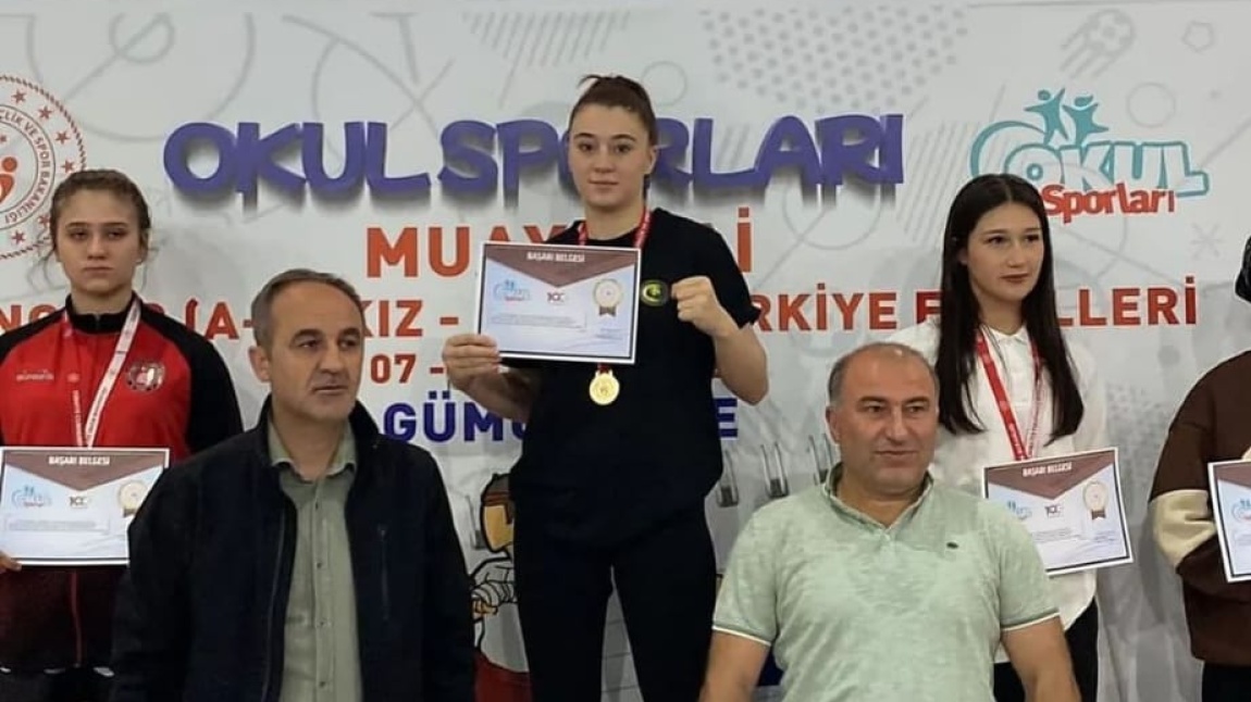 ÖĞRENCİMİZ MELTEM ALIN MUAY THAİ TÜRKİYE ŞAMPİYONU